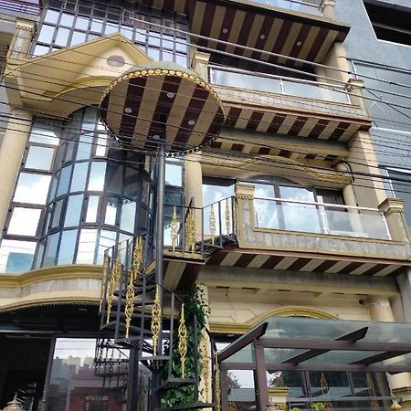 Divine Hotel & Banquet Hall โบปาล ภายนอก รูปภาพ
