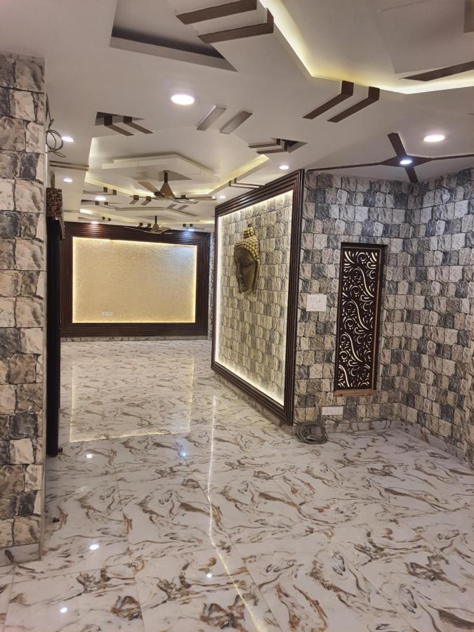 Divine Hotel & Banquet Hall โบปาล ภายนอก รูปภาพ