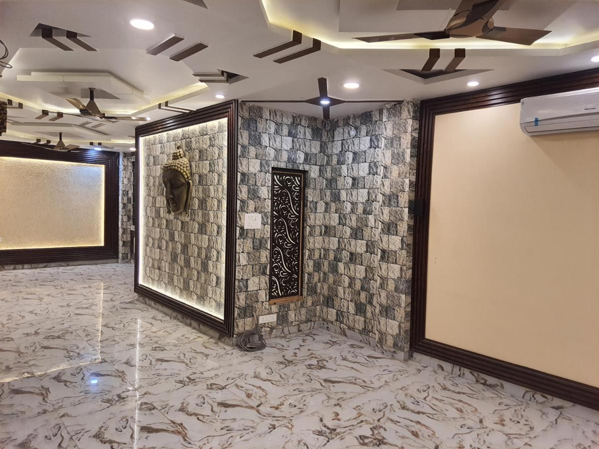 Divine Hotel & Banquet Hall โบปาล ภายนอก รูปภาพ