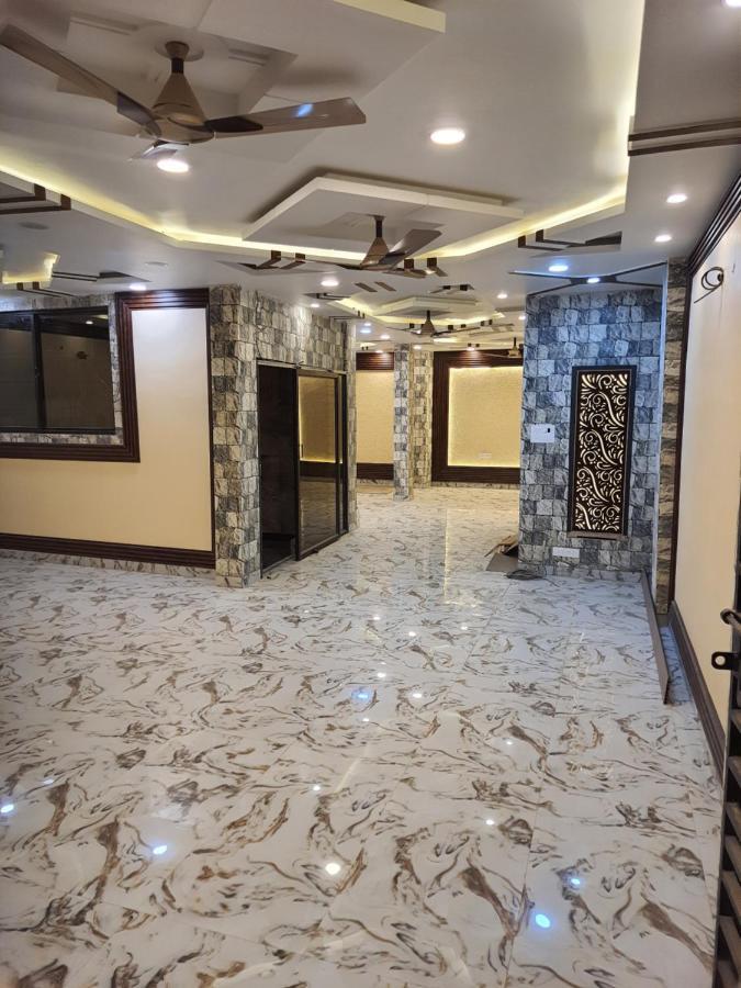 Divine Hotel & Banquet Hall โบปาล ภายนอก รูปภาพ