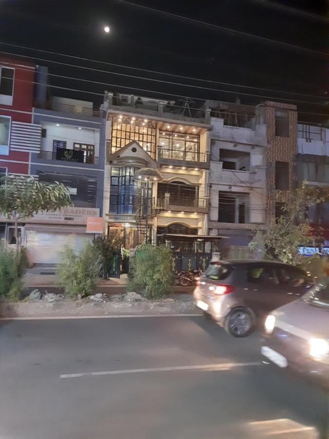 Divine Hotel & Banquet Hall โบปาล ภายนอก รูปภาพ